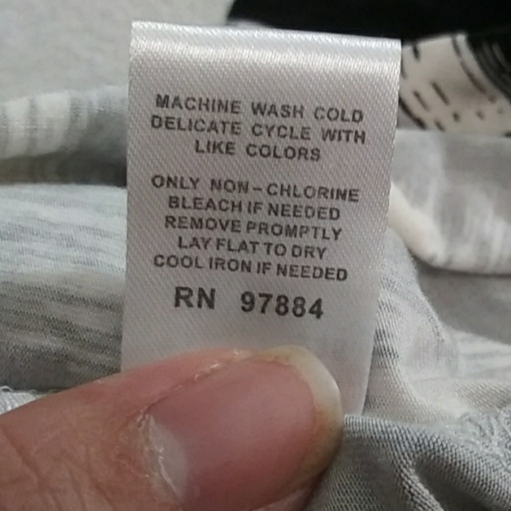 Tart soft and stretchy dress with sheer cap sleeve - Picture 5 of 6